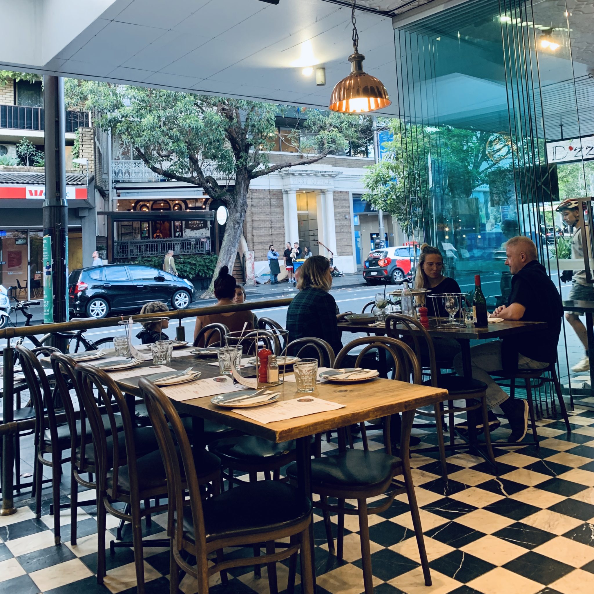 特大ピザ1mサイズ?！シドニーで人気NO.1のイタリアンピザレストラン Sydney Surry Hills VIA NAPOLI