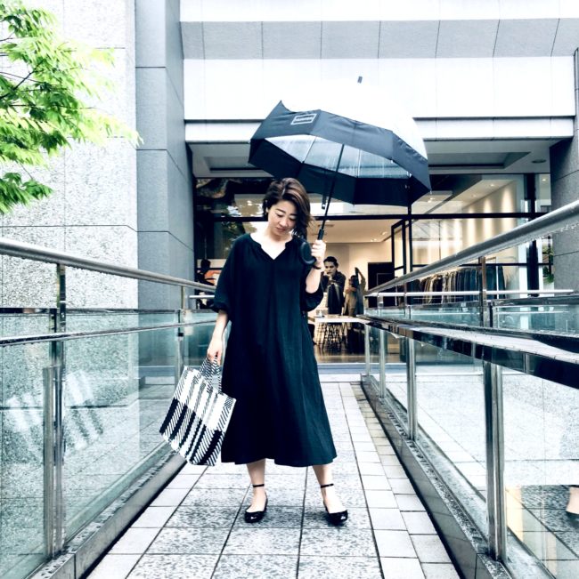 梅雨のじめじめを感じない 雨の日ワンピース 雨度70 の日 Road To Find A 152cm Style By Ayako Suzuki Intheknow Guest List Web Magazine