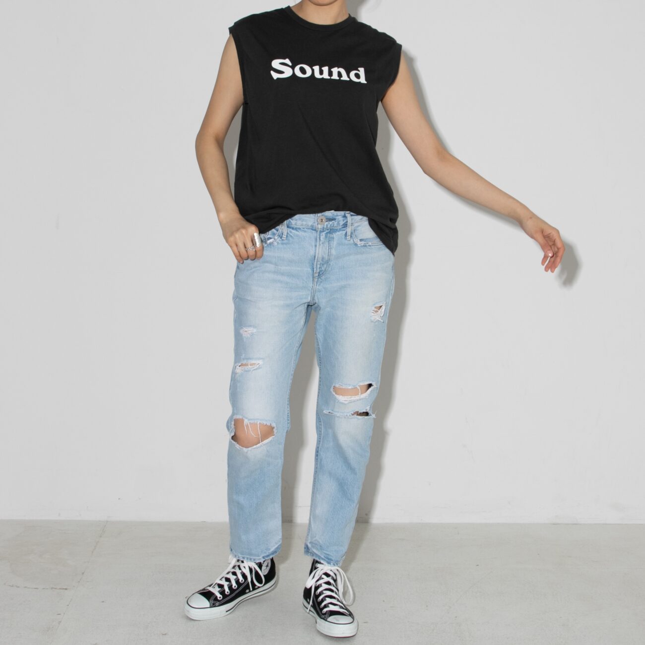 【夏コーデに取り入れたい♪】エルメス★ノースリーブTシャツ 春空によく似合う「エルメス」のノースリーブTシャツ【板谷由夏